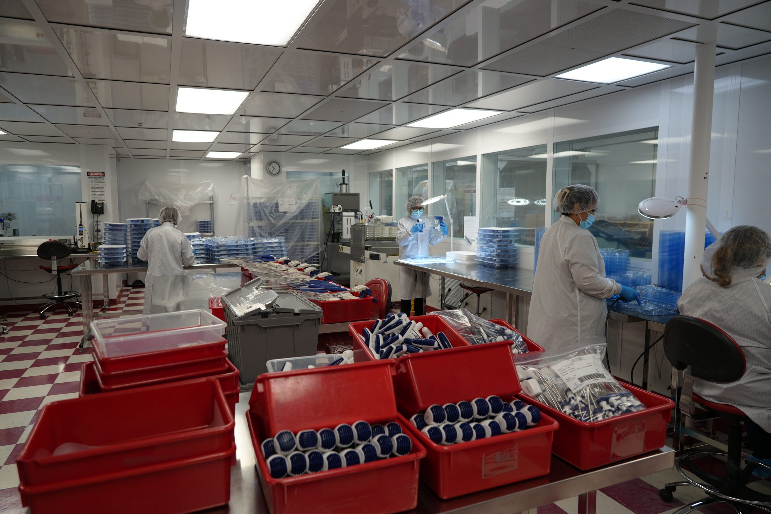 Contract Manufacturing for Medical Devices: A Complete Guide
